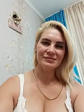 Snapshot of JennyOMay chatting on July 2026 04:39:01 AM JennyOMay online show from July 2026 04:39:01 AM