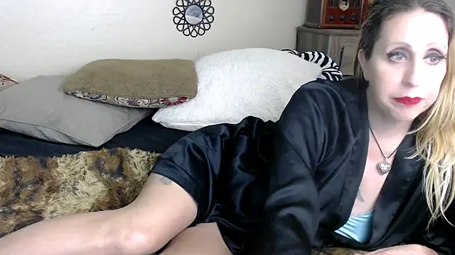 Lourdesnoirxh online show from February 2026 09:43:02 AM