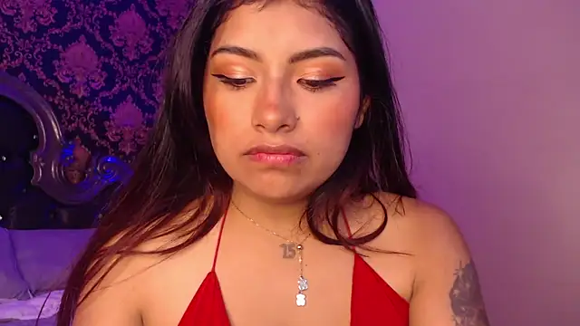 ChantalPetit online show from December 2025 05:45:01 PM