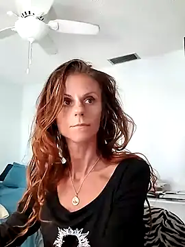 Snapshot of Scarlettishere chatting on November 2025 03:16:02 PM Scarlettishere online show from November 2025 03:16:02 PM