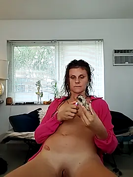 Scarlettishere online show from April 2026 10:01:02 PM