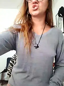 Scarlettishere online show from July 2026 12:39:01 PM