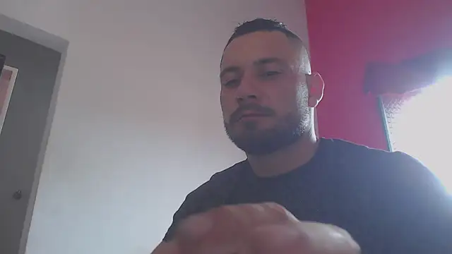 Snapshot of body_x29 chatting on March 2025 07:01:02 PM body x29 online show from March 2025 07:01:02 PM