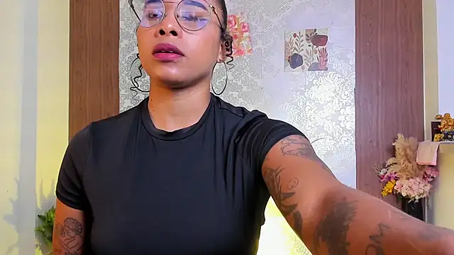 kelly thomson online show from November 2025 11:20:01 PM