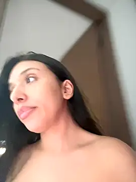 kiaraglam2 online show from October 2025 07:36:01 PM