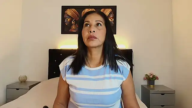 Shanon mature online show from June 2026 07:22:02 PM