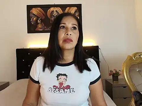 Shanon mature online show from June 2026 07:07:01 PM