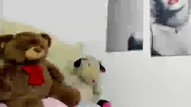 Snapshot of izzy_cum chatting on January 2025 06:57:02 PM izzy cum online show from January 2025 06:57:02 PM