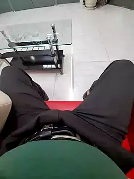 chaunguyen1993 online show from December 2025 10:41:01 AM