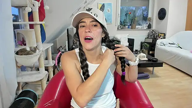 Snapshot of tinny_williams chatting on September 2025 04:44:01 AM tinny williams online show from September 2025 04:44:01 AM