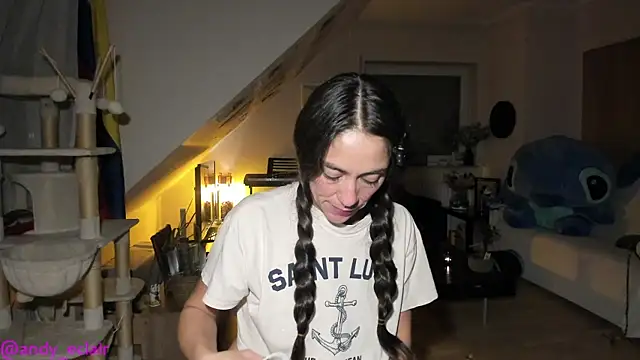 Snapshot of tinny_williams chatting on October 2025 04:33:01 AM tinny williams online show from October 2025 04:33:01 AM