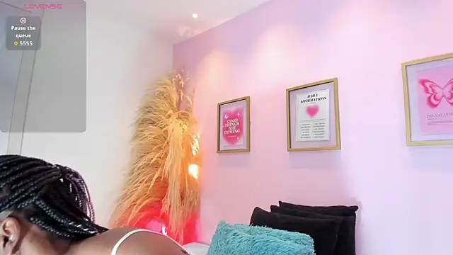 EmmySweett online show from November 2025 08:13:02 PM