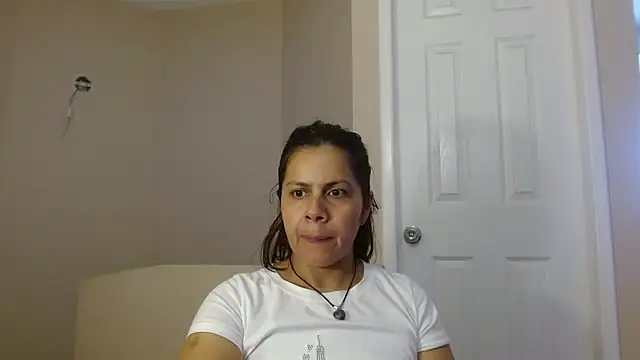 Sara Brandon online show from October 2025 01:34:02 PM