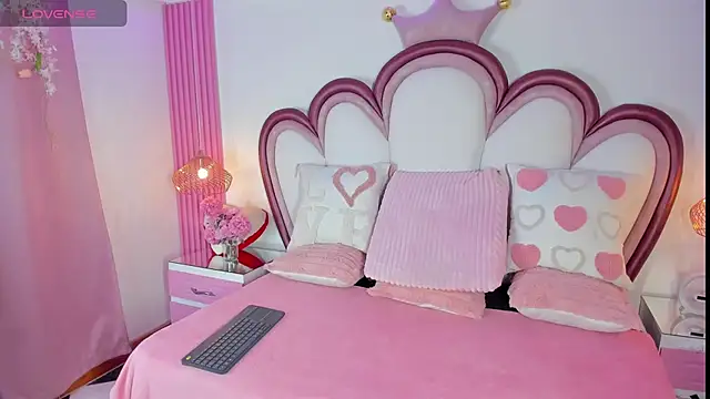 Snapshot of SammyGirlTS chatting on June 2026 10:08:02 PM SammyGirlTS online show from June 2026 10:08:02 PM