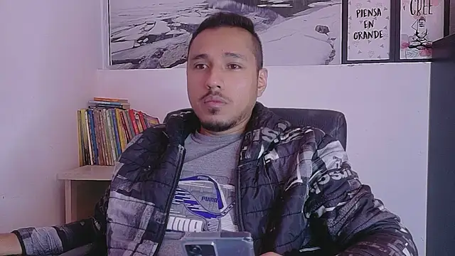 BruceSmiit online show from April 2026 03:40:01 PM