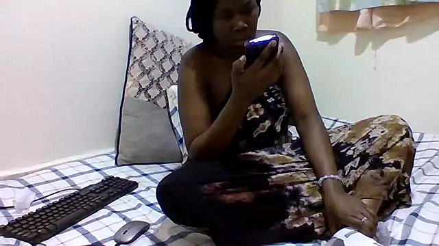 Snapshot of sweetelle09 chatting on May 2026 08:42:02 PM sweetelle09 online show from May 2026 08:42:02 PM