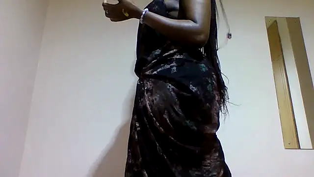 sweetelle09 online show from February 2026 04:42:02 PM