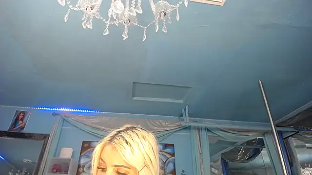 ADRIANNA FOX online show from May 2026 06:13:01 AM