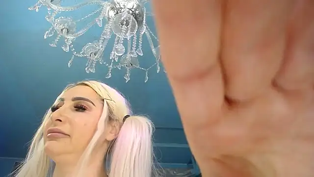 ADRIANNA FOX online show from November 2025 11:49:02 PM