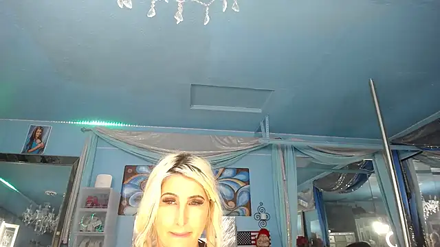 ADRIANNA FOX online show from April 2026 07:33:02 AM