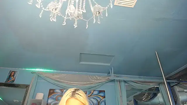 ADRIANNA FOX online show from May 2026 06:23:01 AM