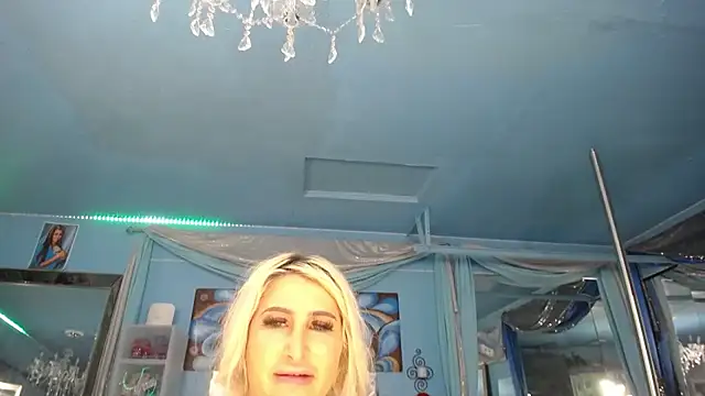 ADRIANNA FOX online show from April 2026 12:01:02 AM