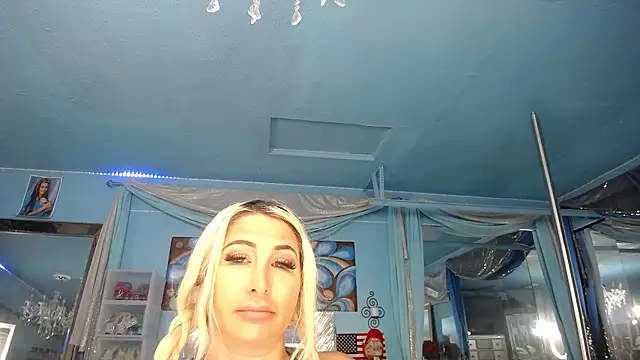 ADRIANNA FOX online show from January 2026 05:35:02 AM