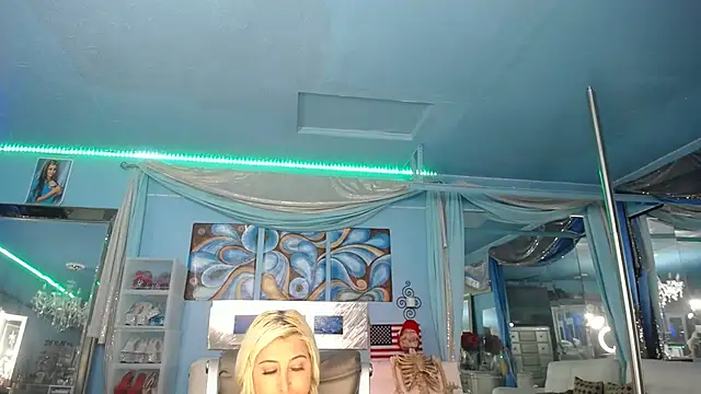 ADRIANNA FOX online show from February 2026 07:25:02 AM