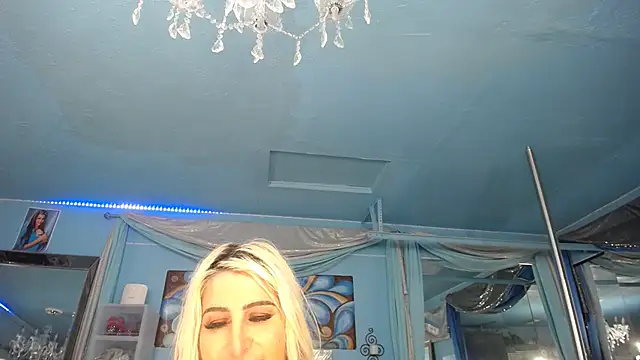 ADRIANNA FOX online show from April 2026 04:47:02 AM