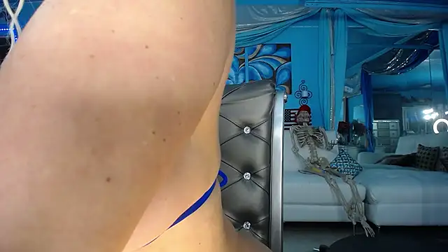 ADRIANNA FOX online show from April 2026 02:42:01 AM