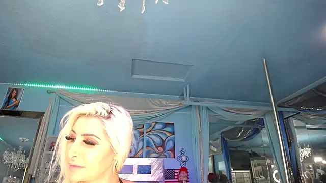 ADRIANNA FOX online show from September 2025 04:29:02 PM