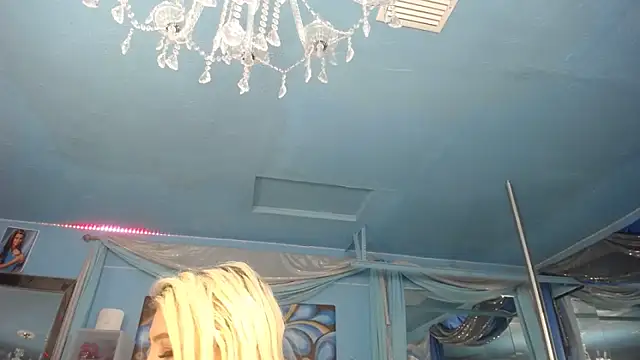 ADRIANNA FOX online show from June 2026 09:20:02 PM