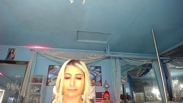 ADRIANNA FOX online show from January 2026 01:50:02 PM