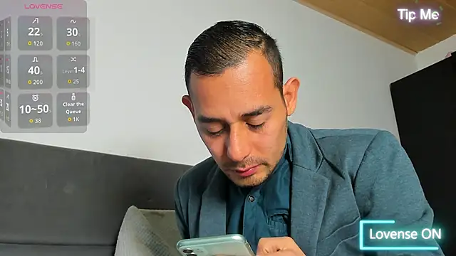 jhonyalzate2 online show from April 2026 03:43:02 AM