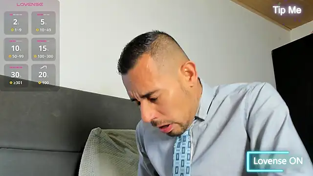 jhonyalzate2 online show from April 2026 02:35:02 AM