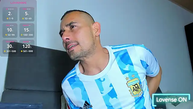 jhonyalzate2 online show from November 2025 02:33:02 AM