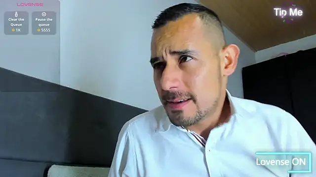 jhonyalzate2 online show from October 2025 02:31:02 AM