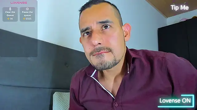 jhonyalzate2 online show from September 2025 12:11:01 AM