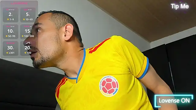 jhonyalzate2 online show from July 2026 11:42:02 PM