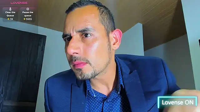 jhonyalzate2 online show from November 2025 01:31:01 AM