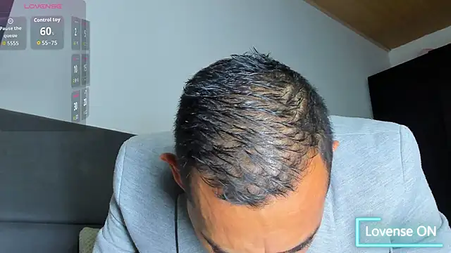 jhonyalzate2 online show from November 2025 02:45:02 AM