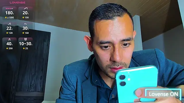 jhonyalzate2 online show from October 2025 02:21:02 AM