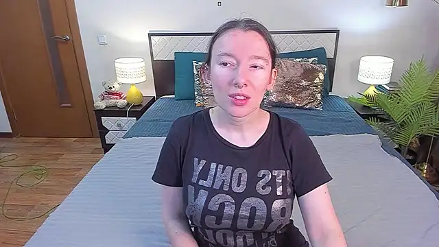 Snapshot of CatherineWalls chatting on June 2026 02:23:02 AM CatherineWalls online show from June 2026 02:23:02 AM