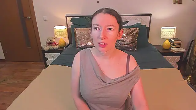 Snapshot of CatherineWalls chatting on February 2026 04:32:01 AM CatherineWalls online show from February 2026 04:32:01 AM