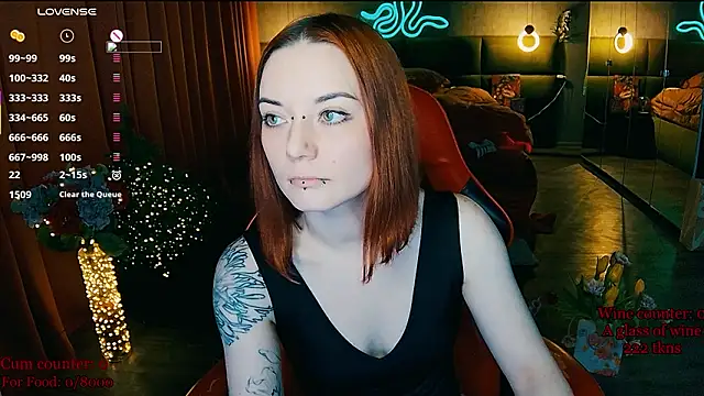 Snapshot of MaxPhoenixx chatting on March 2026 08:25:01 PM MaxPhoenixx online show from March 2026 08:25:01 PM