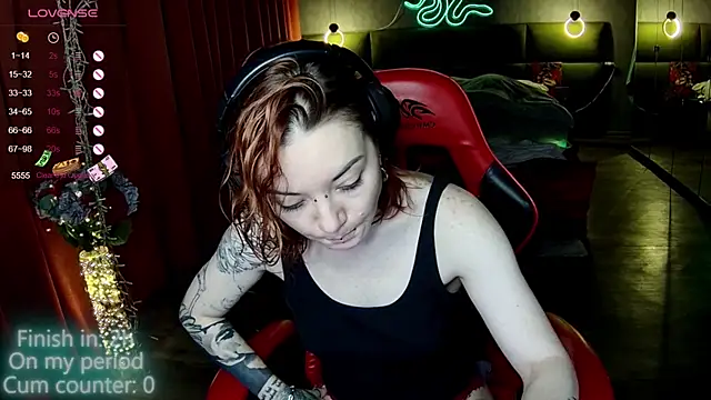 MaxPhoenixx online show from October 2025 07:15:02 PM