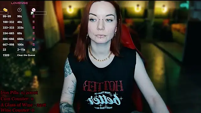 MaxPhoenixx online show from April 2026 06:45:01 PM