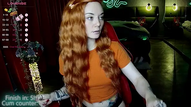 Snapshot of MaxPhoenixx chatting on October 2025 08:06:02 PM MaxPhoenixx online show from October 2025 08:06:02 PM