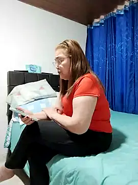 Vicky Rosse online show from November 2025 09:37:01 PM