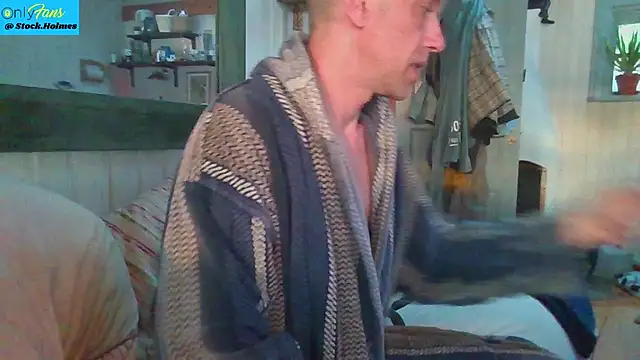 Snapshot of Stock-Holmes chatting on June 2026 02:11:02 AM Stock-Holmes online show from June 2026 02:11:02 AM